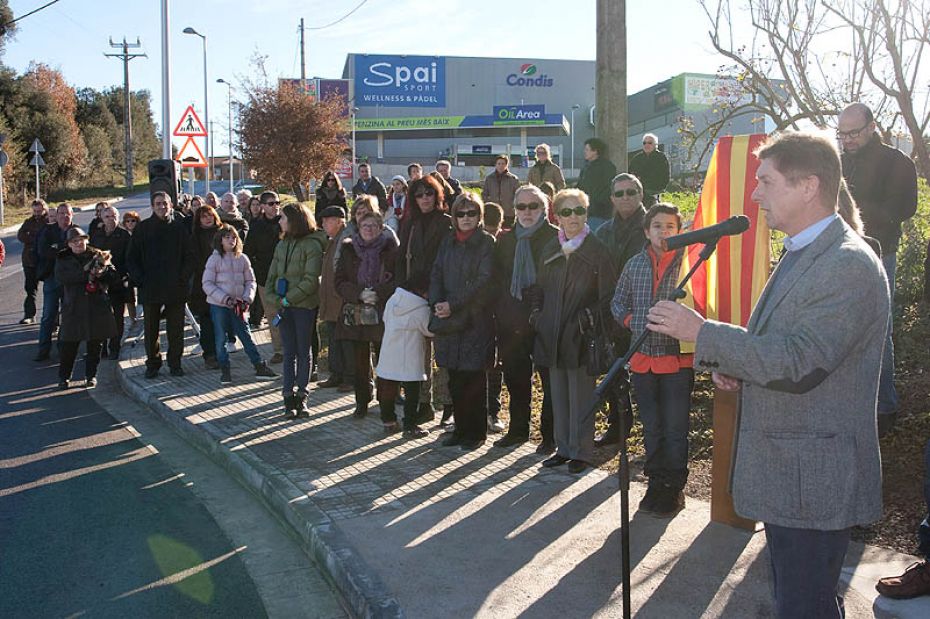 1419775203inauguracio-escultura-camp-dels-ninots-caldes-de-malavella-5.jpg