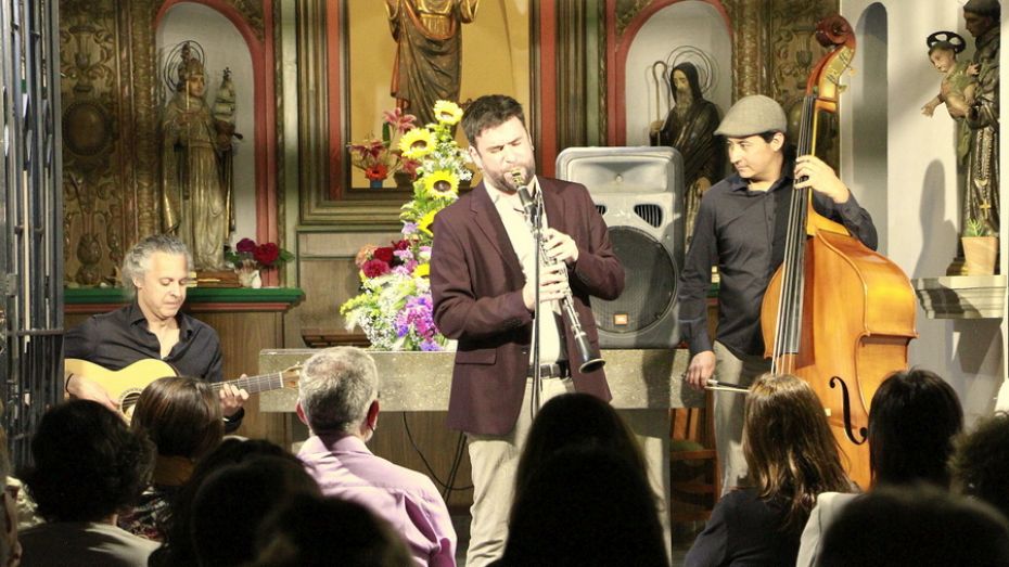 1683118426concert_cat_klezmer_trio_14.jpg