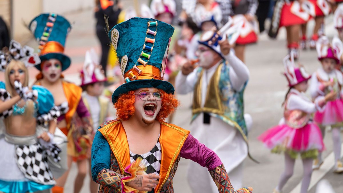 Música, color i lluïment en la Rua de Carnaval de la Canonja